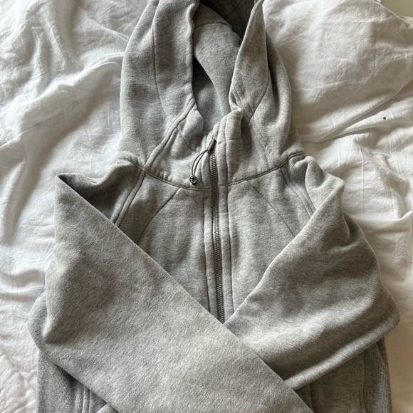 GREY LULU LEMON SCUBA FULL ZIP SIZE 6 BARLEY WORN - Picture 3 of 4